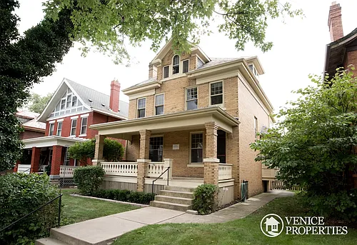 55 E Oakland Ave Photo 1