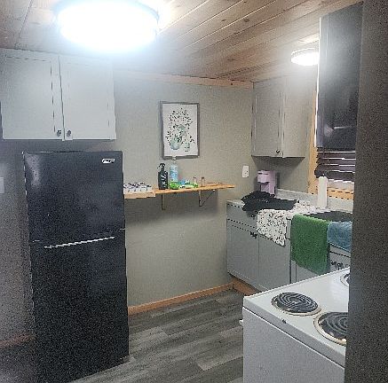 3rd image of 245 Queen St #B