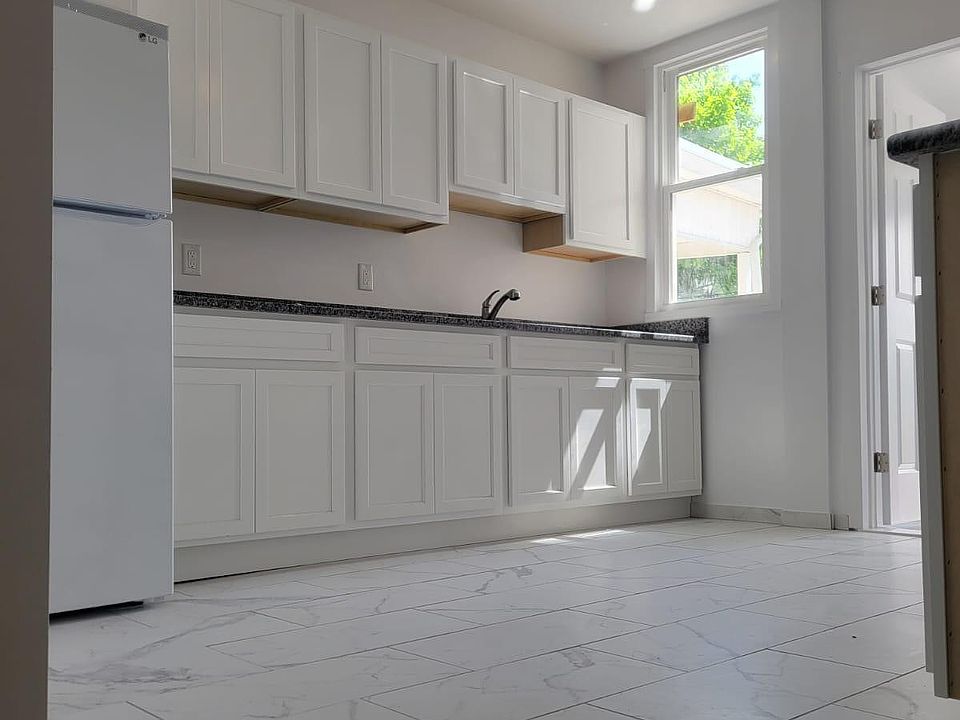 New ceramic tile kitchen