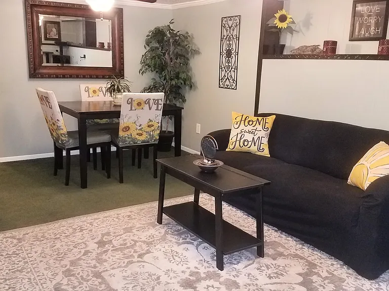 655 E Riviera Cir — Photo 3