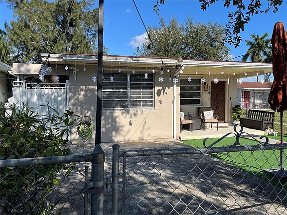 5th image of 3285-3287 NW 13th Ter