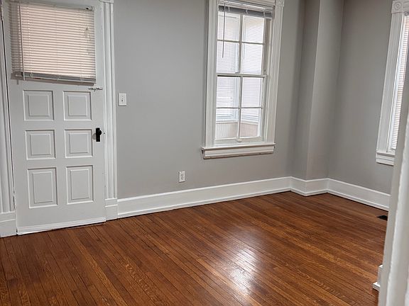 4th image of 2019 Murray Ave #2