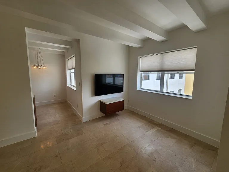 1390 Ocean Dr #402 — Photo 40