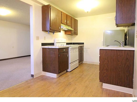 5th image of 2148 Alderson Ave APT 9