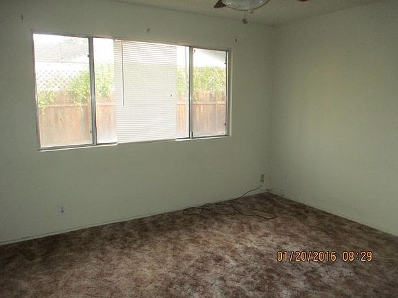 2nd image of 3048 Lakewood Dr