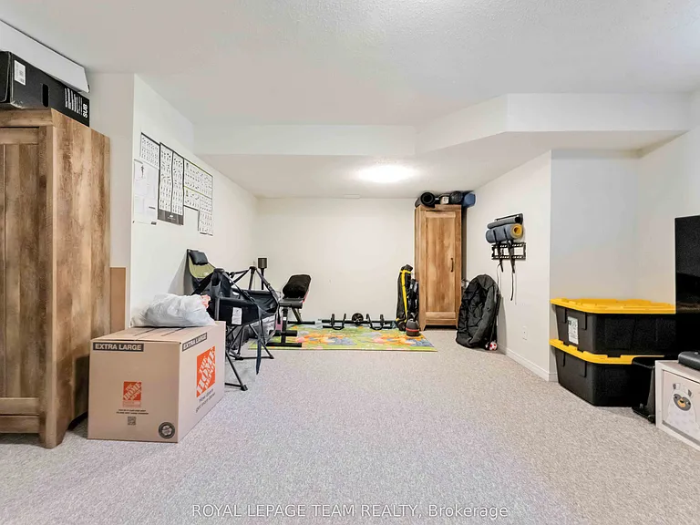 16 Cohen Ave — Photo 24