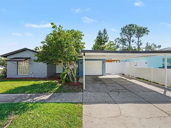 8907 Leeward Dr, Tampa, FL 33634