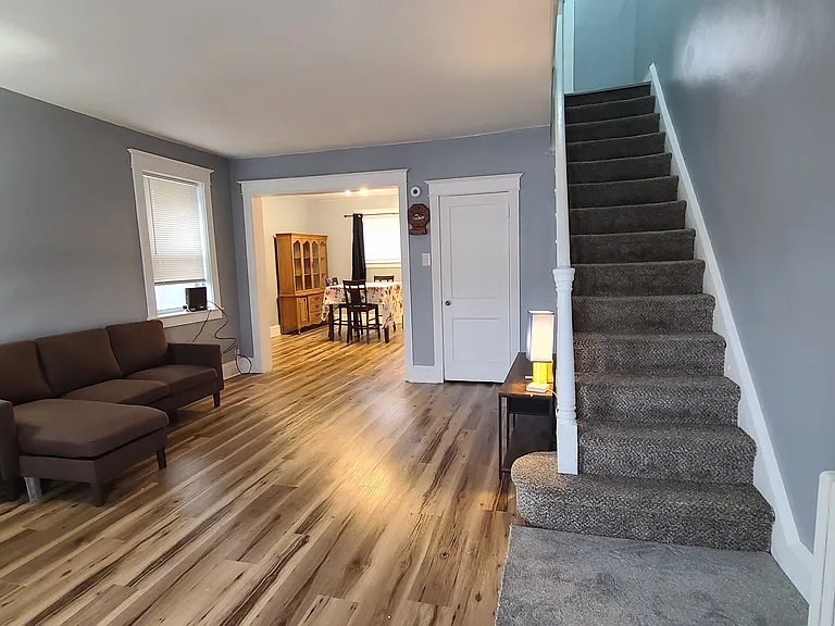 210 Long Ln — Photo 4