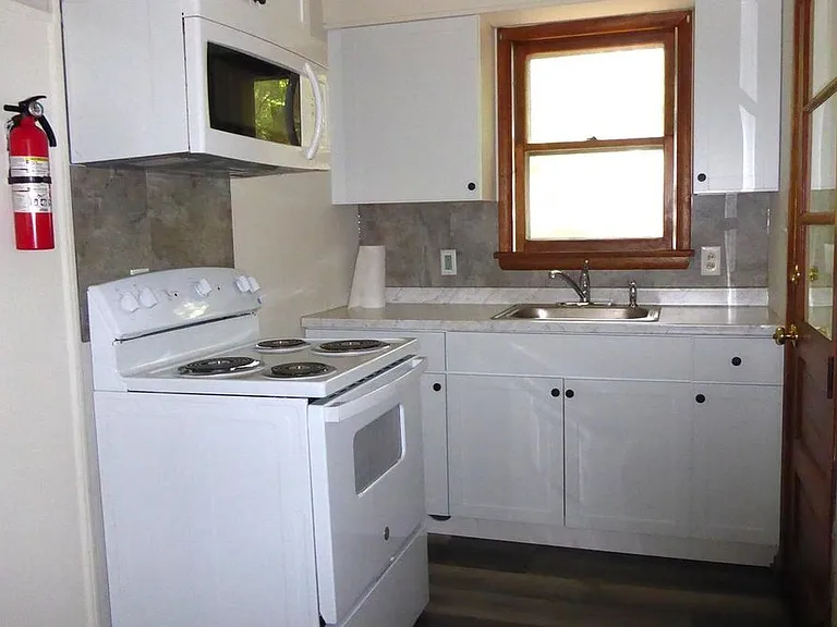 135 Daffodil Rd — Photo 6