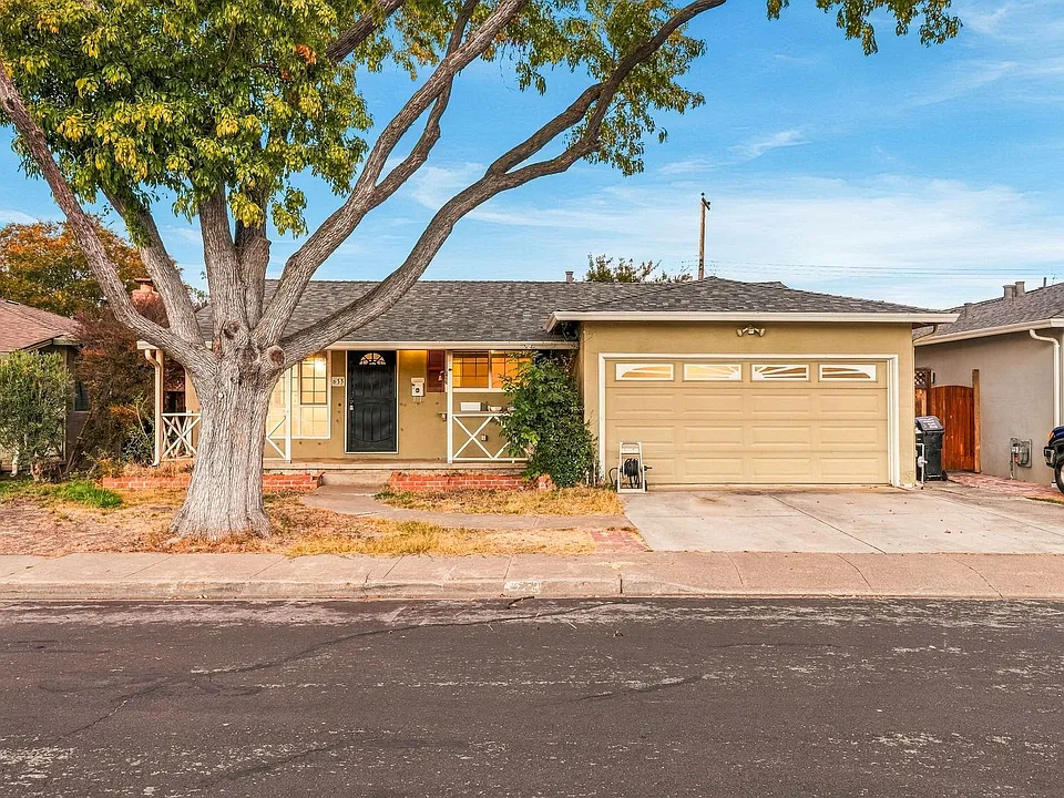 633 Azevedo Ct
