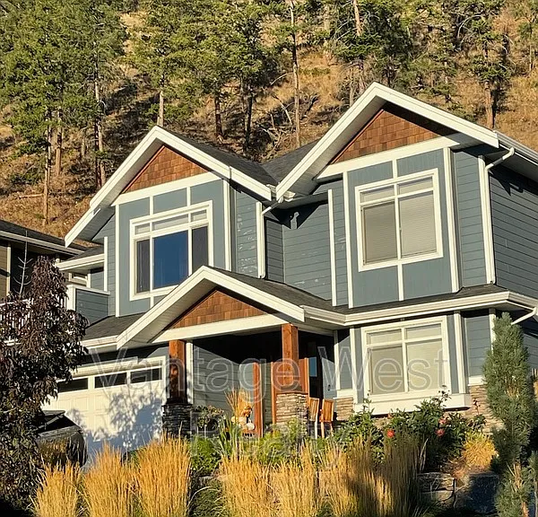 284A Upper Canyon Dr N — Photo 1