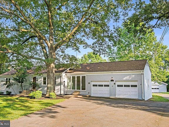 3rd image of 110 Lakeland Dr