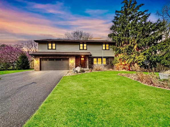 2700 Crestwood Cir, Minnetonka, MN 55305