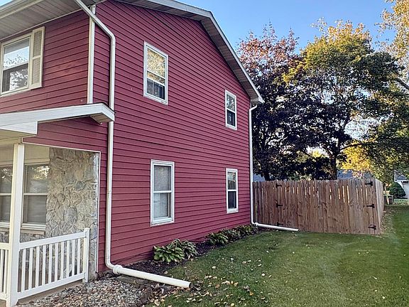 3rd image of 333 Fairview Dr
