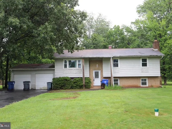 4100 Clyde Ln, White Plains, MD 20695