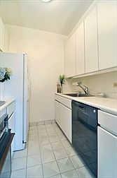 4th image of 167 E 61st St APT 8E