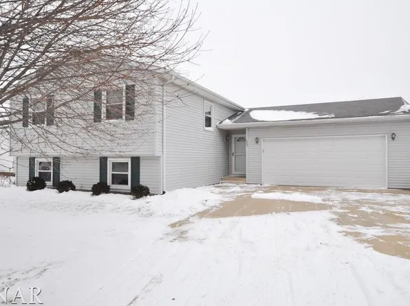 605 Tomahawk Ct, Heyworth, IL 61745