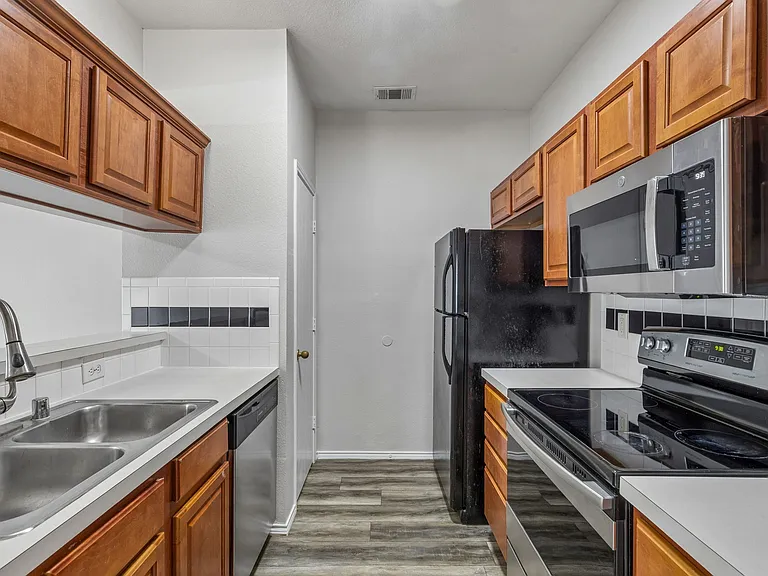 3938 Pickett Pl — Photo 12