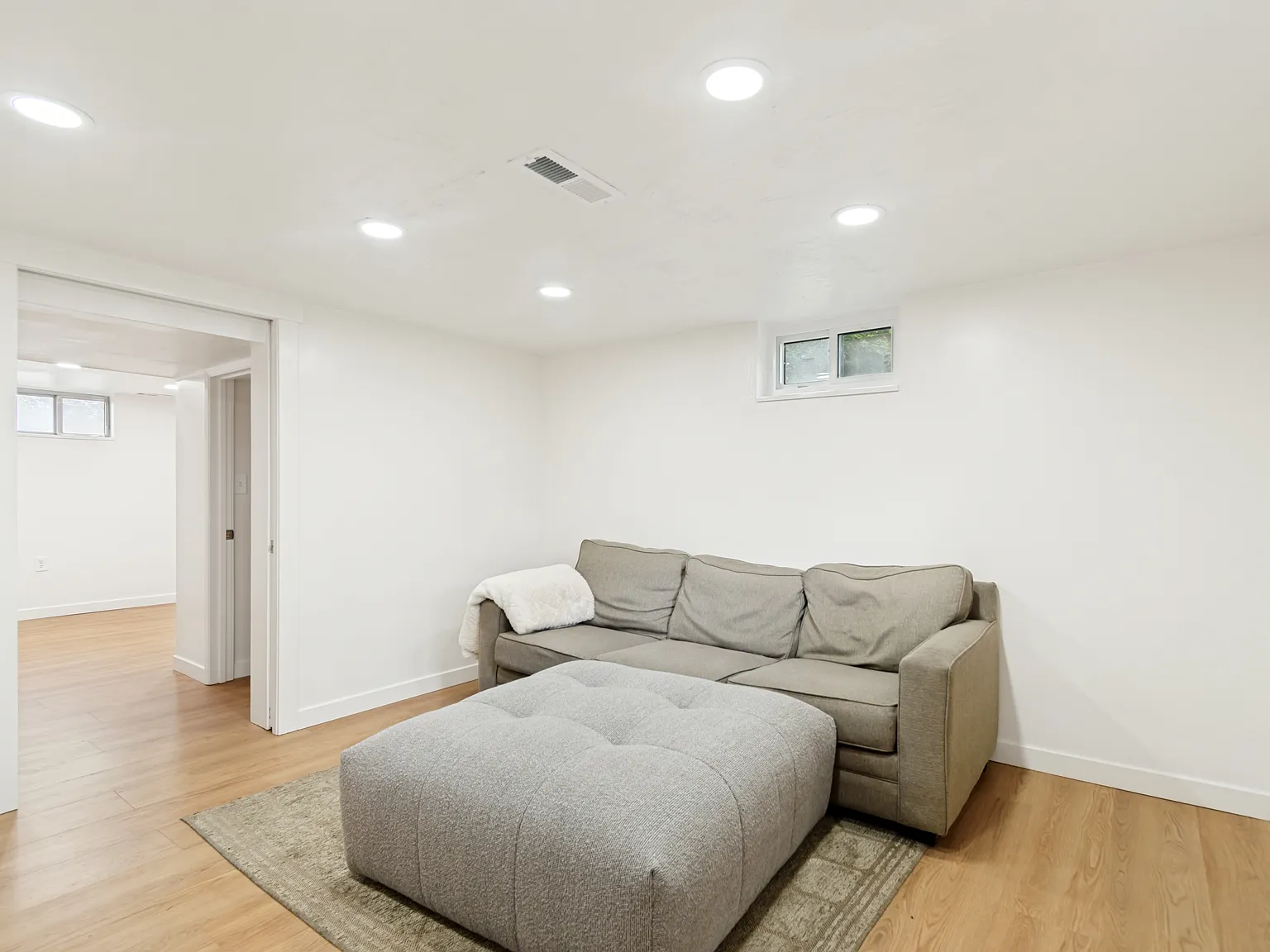 2 bed, 1300 sqft, $1,350 — Photo 3