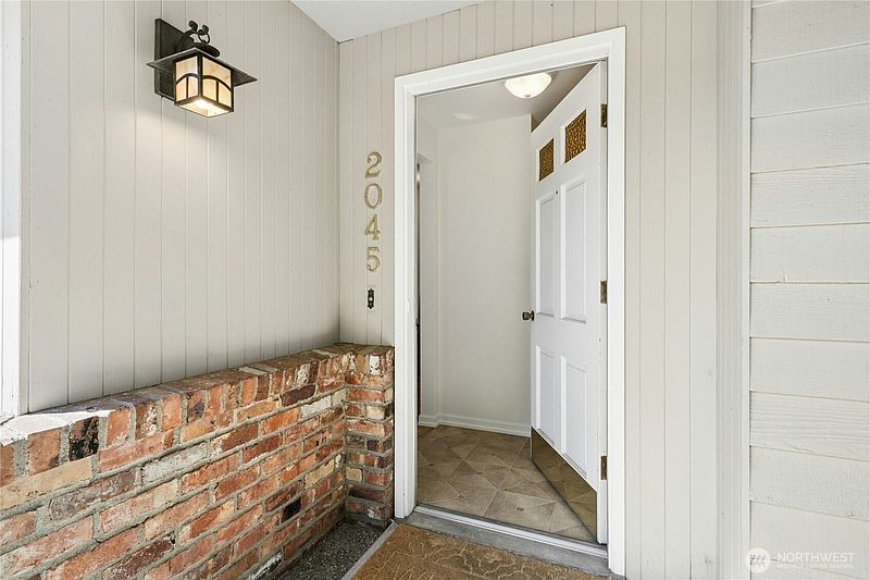 3rd image of 2045 173rd Avenue NE