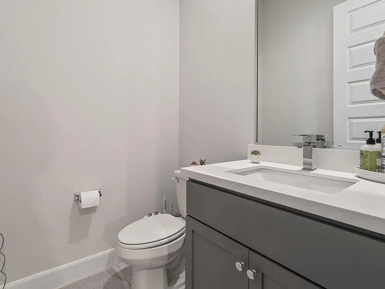 316 Jensen Dr — Photo 17