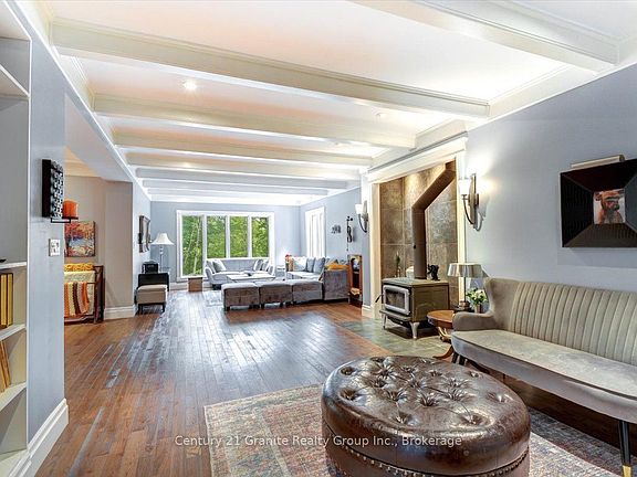 5th image of 41 Maple St