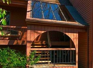 203 Eagle Bay Dr, Ossining, NY 10562