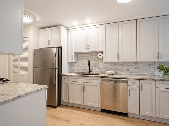 3rd image of 1414 Elmwood Ave APT 1B