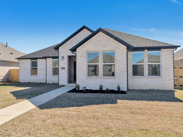 4805 W Sturgeon St, Fayetteville, AR 72704
