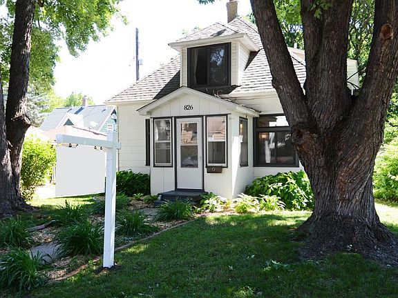 3rd image of 826 Clayland St