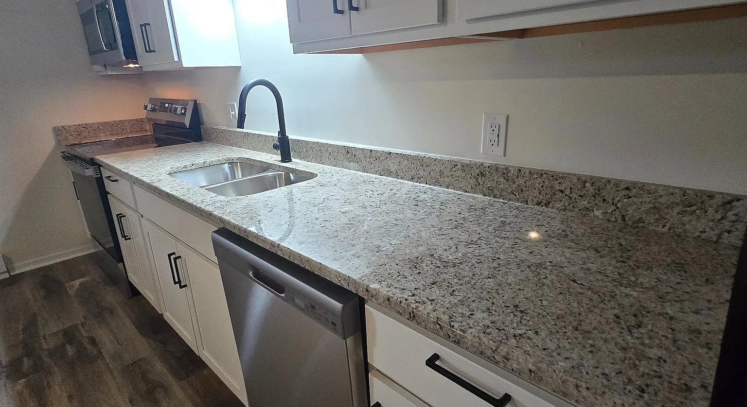 2 bed, $1,300 — Photo 2