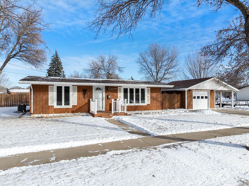 1st image of 1800 1st Ave SW