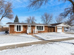 1800 1st Ave SW, Minot, ND 58701
