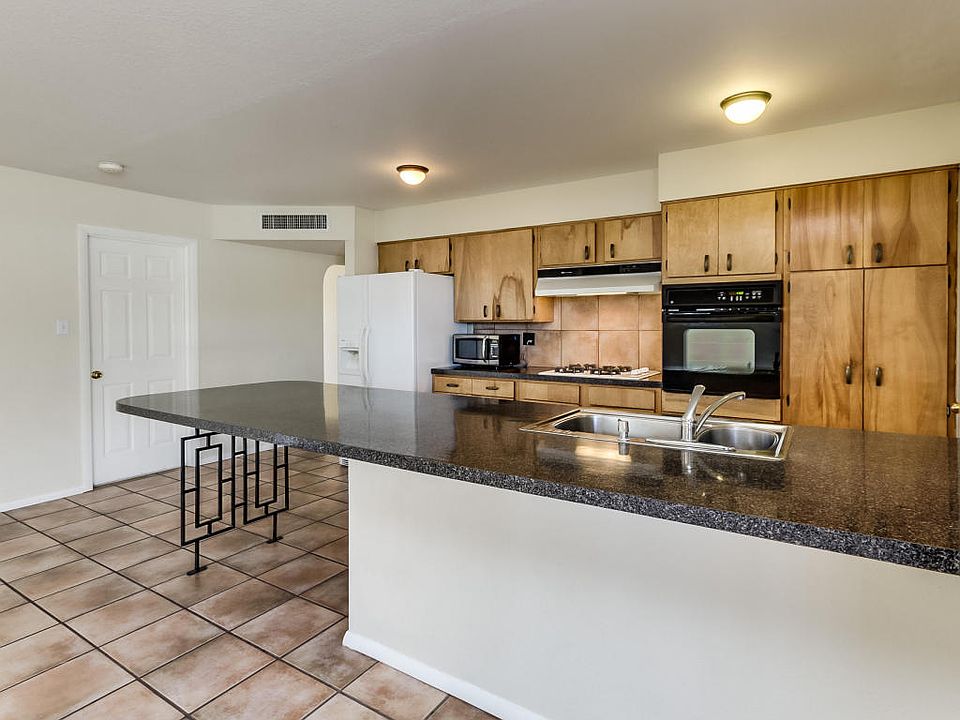 2nd image of 2720 S Dromedary Dr