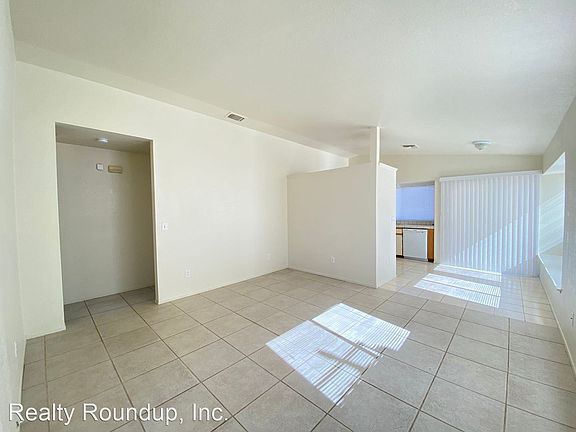 3rd image of 8137 Port Royale Way