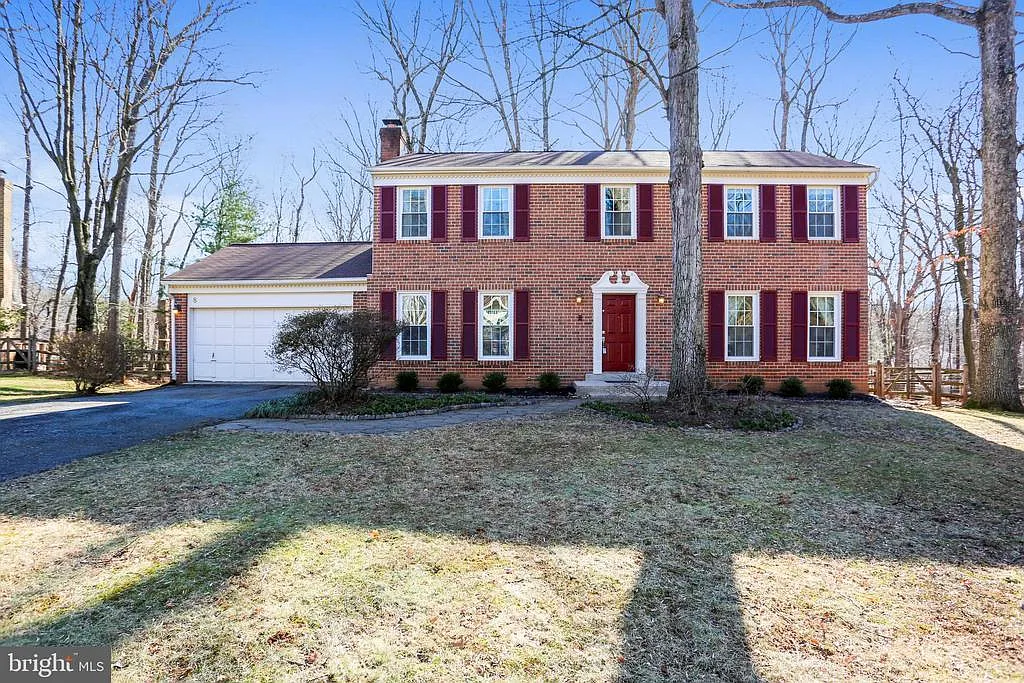 8 Fallswood Ct photo 1