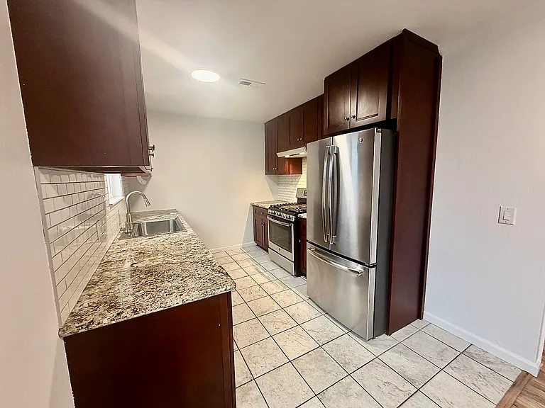 462 Milton Ave — Photo 3