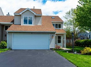 999 Sterling Ridge Dr, Rensselaer, NY 12144