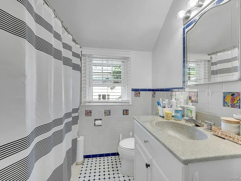 29 Deerfield Ave — Photo 21