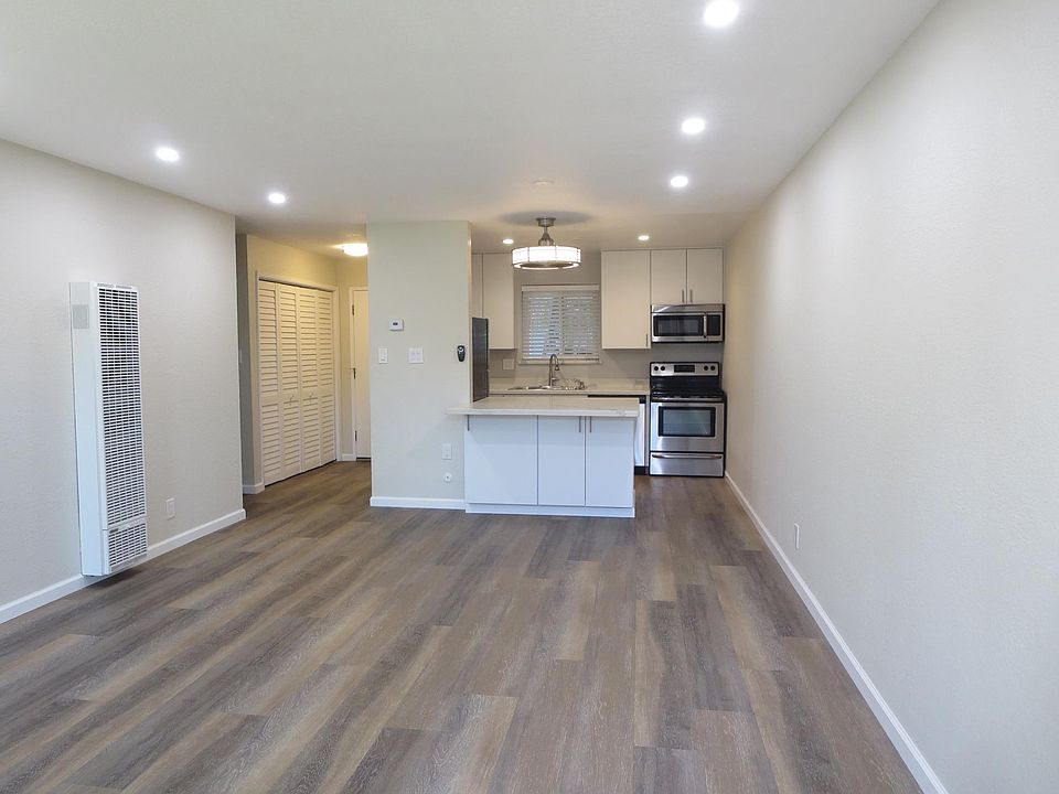 1st image of 250 Elm St APT 6