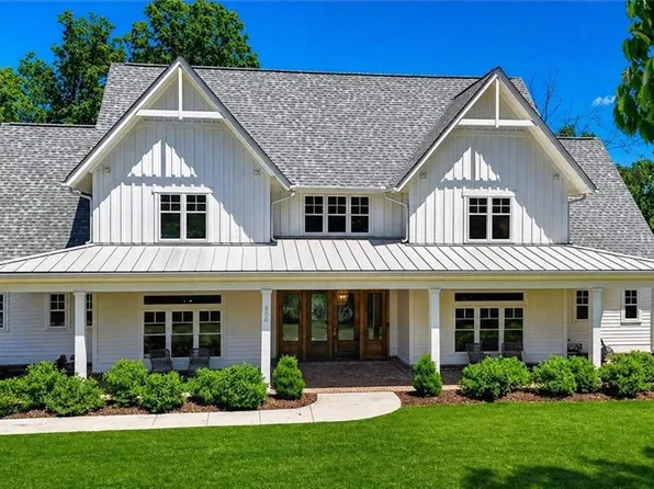 800 Garland Mountain Trl, Waleska, GA 30183