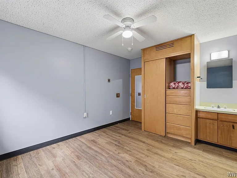 57 Saint Johns Parkside St — Photo 41