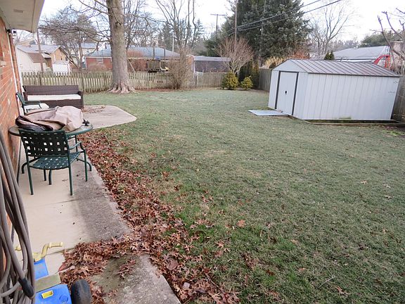 5th image of 654 Canterbury Ct