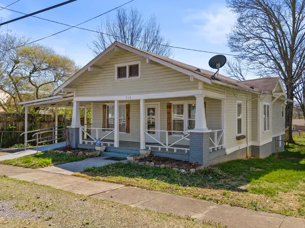 715 5th St, Etowah, TN 37331
