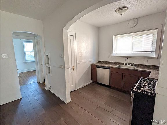 3rd image of 3161 Oregon Ave