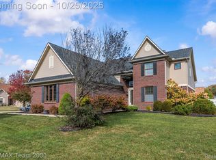 19712 Uroda St, Rockwood, MI 48173