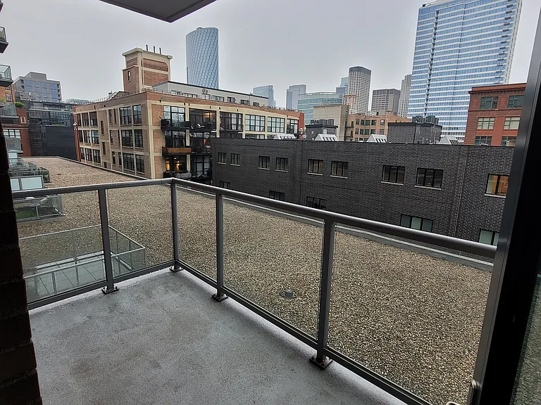 901 W Adams St #627 — Photo 8