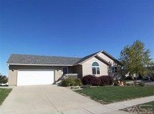 920 E Keystone Cir, Brandon, SD 57005