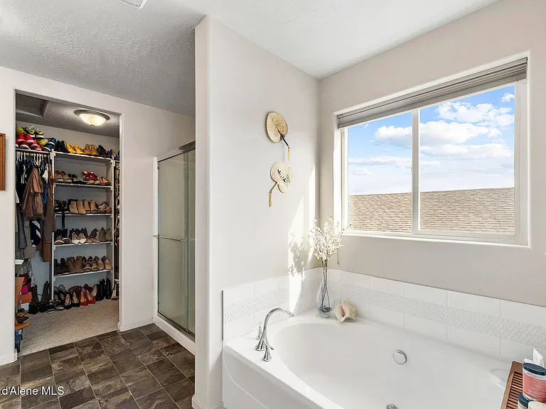 984 E Allenby Ave — Photo 21