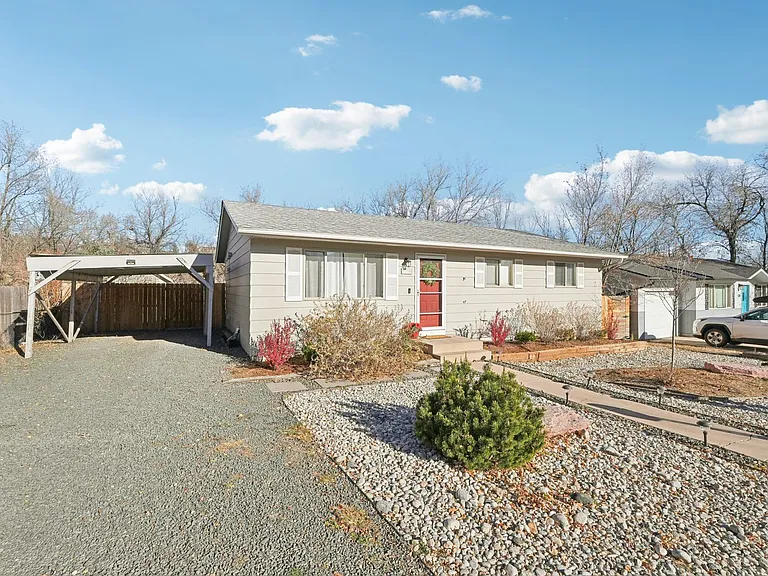 1235 Tonka Ave — Photo 8